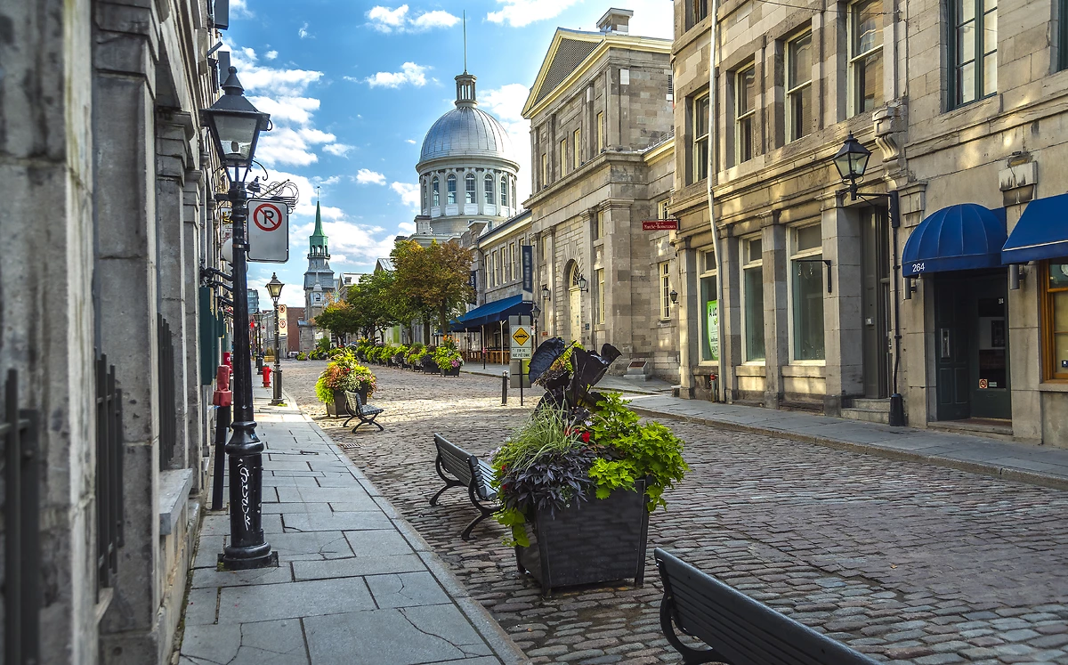 Rue pavée du Vieux-Montréal, Montréal, Québec, Canada