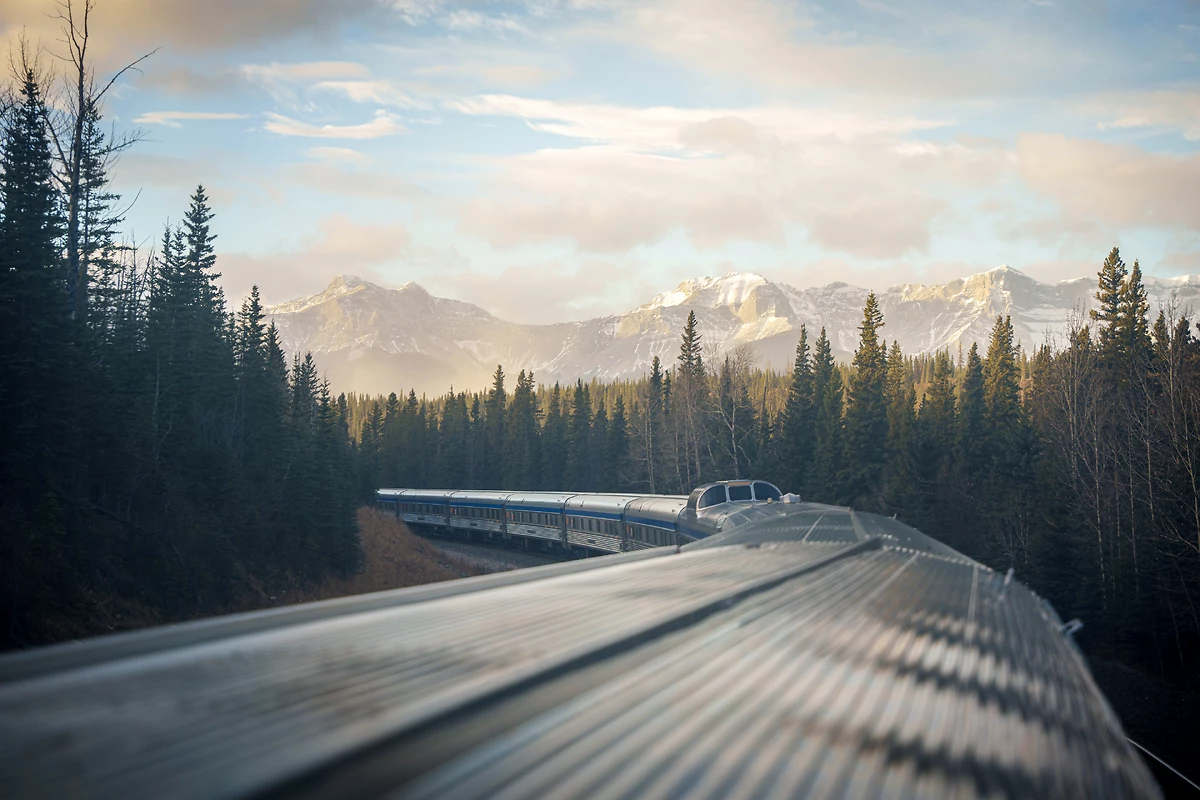 Train à travers les Rocheuses canadiennes, Canada
