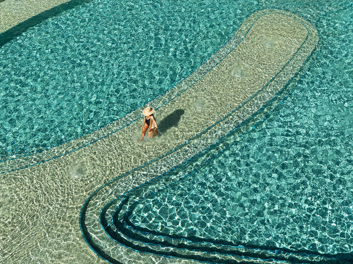Vue aérienne de la piscine, W Punta Cana, République dominicaine