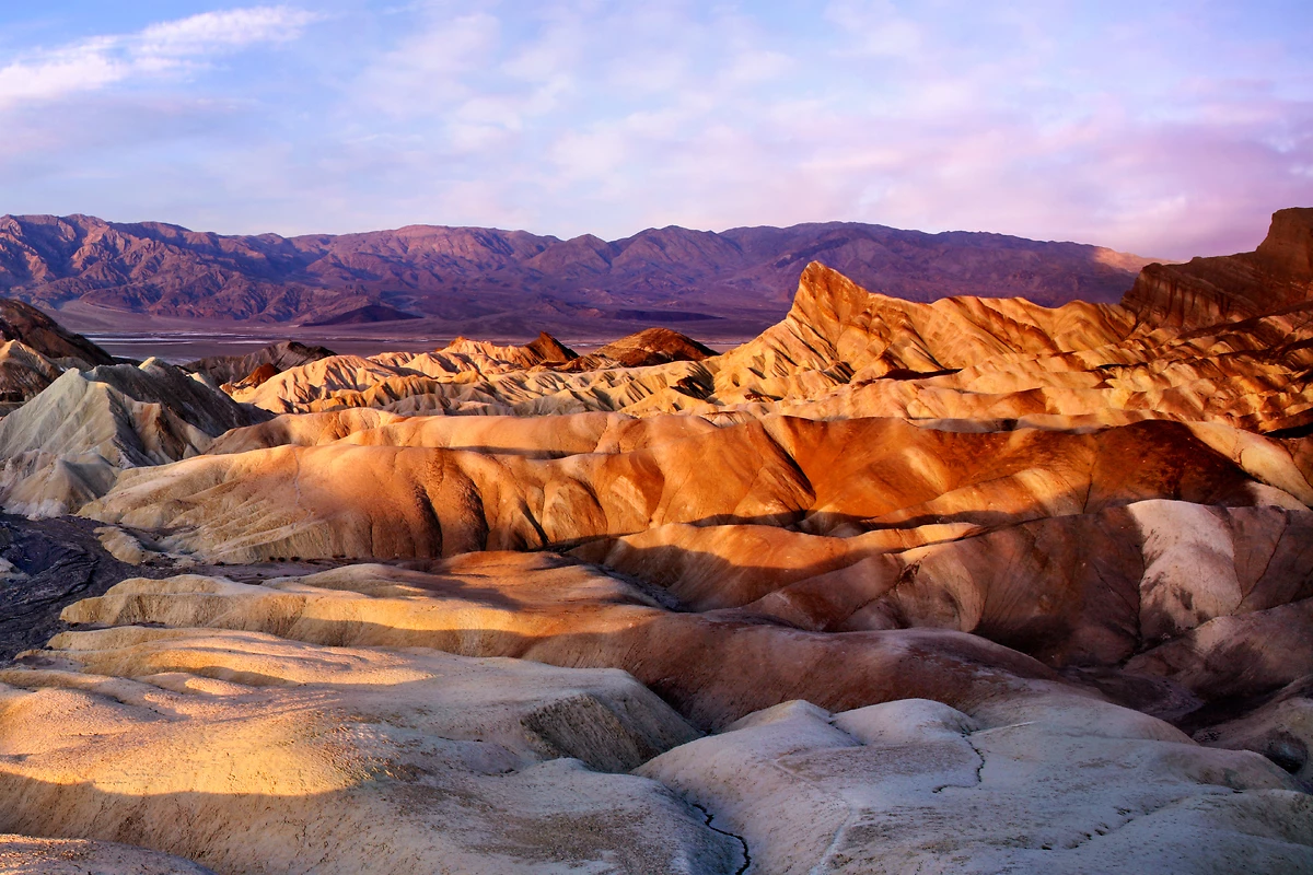 Lever de soleil sur Zabriskie Point, Parc national de la Californie