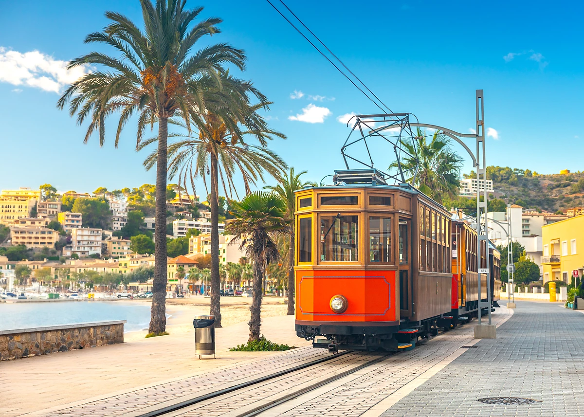 Le célèbre tram reliant Soller à Puerto de Soller, Majorque, îles Baléares, Espagne