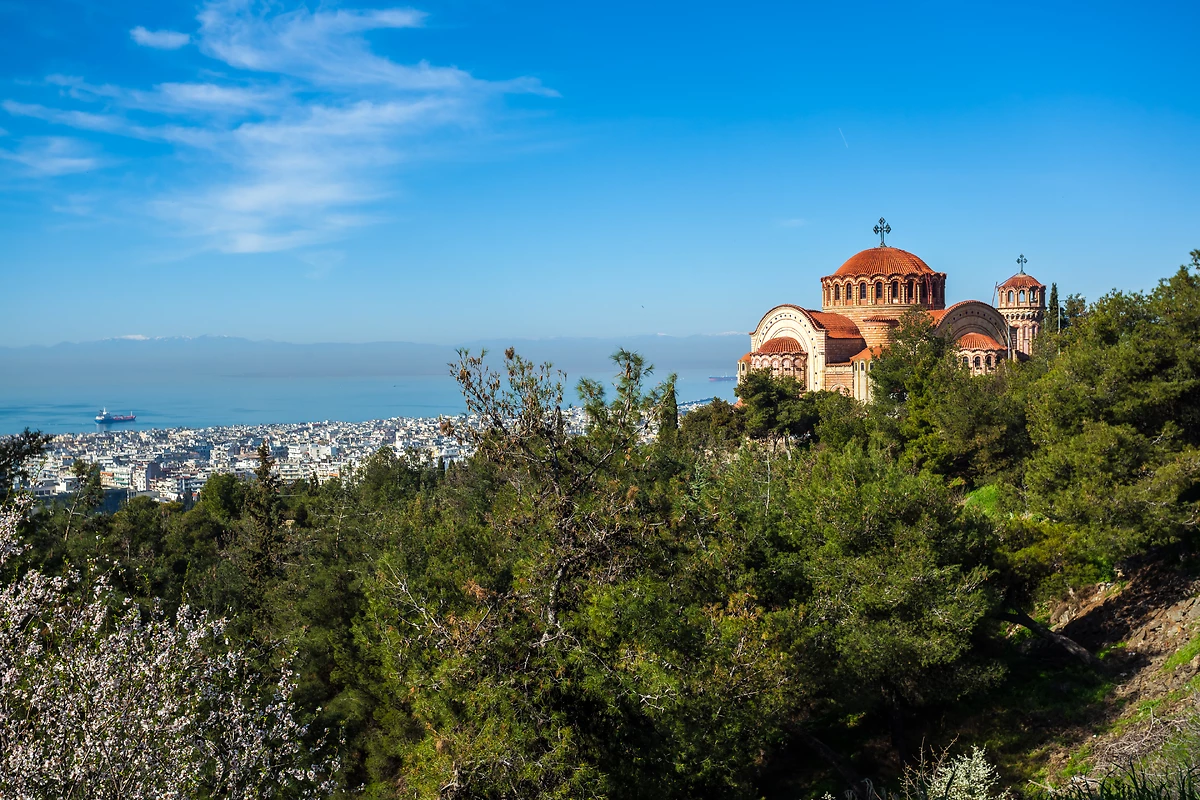 Vue sur Thessalonique et l'église de l'apôtre Saint-Paul