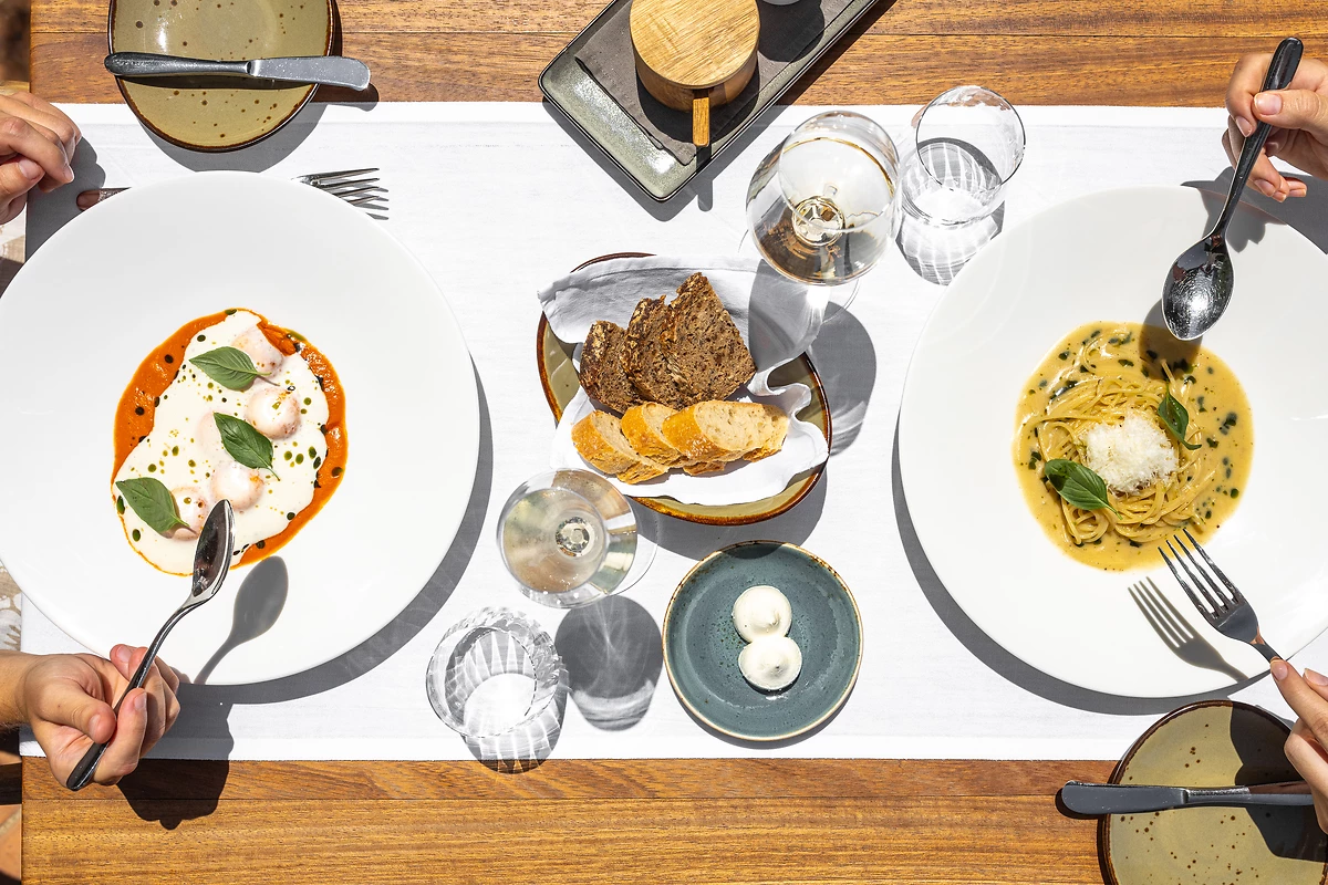 Repas servis au restaurant de l'hôtel, Maslina Resort