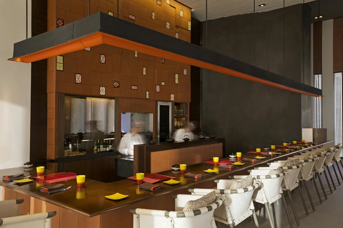 Un des restaurants de l'hôtel, Cheval Blanc Randheli