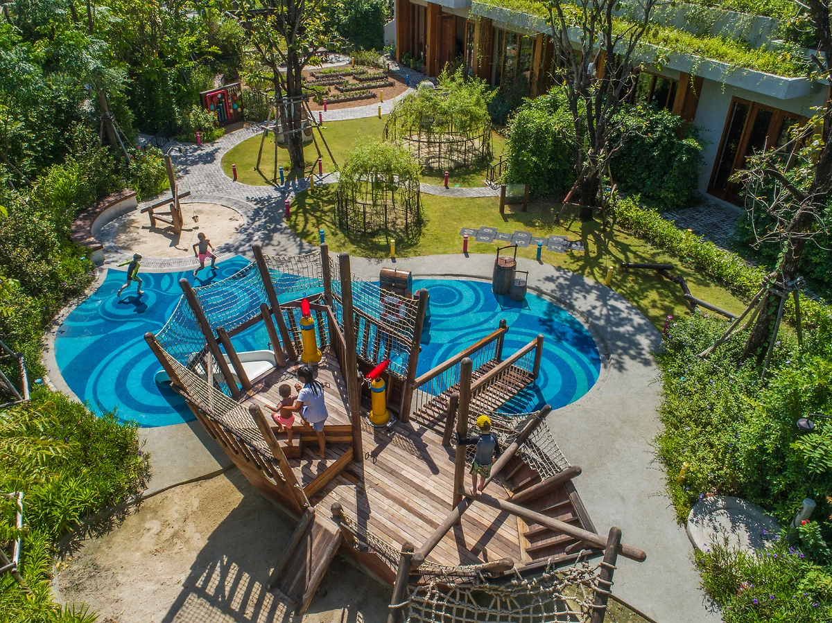 Bassin pour enfants, club pour enfants, Rosewood Phuket