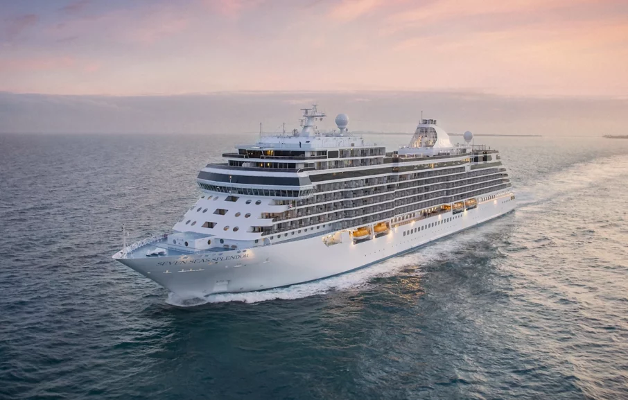 Vue extérieure du bateau, Seven Seas Splendor