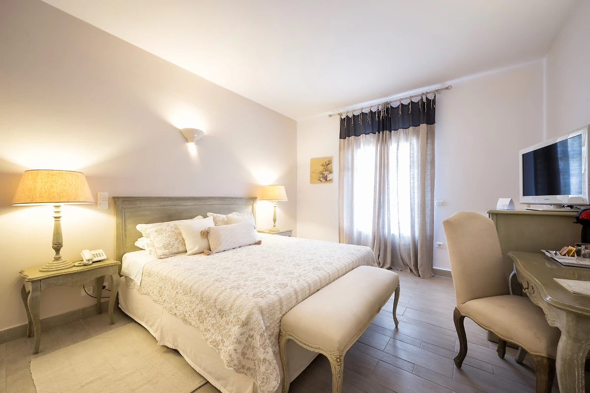 Double Room Seafront View, St Andrea resort, Paros, Grèce.