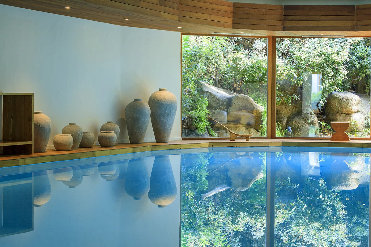 Piscine intérieure de l'hôtel, Grand Hôtel de Cala Rossa