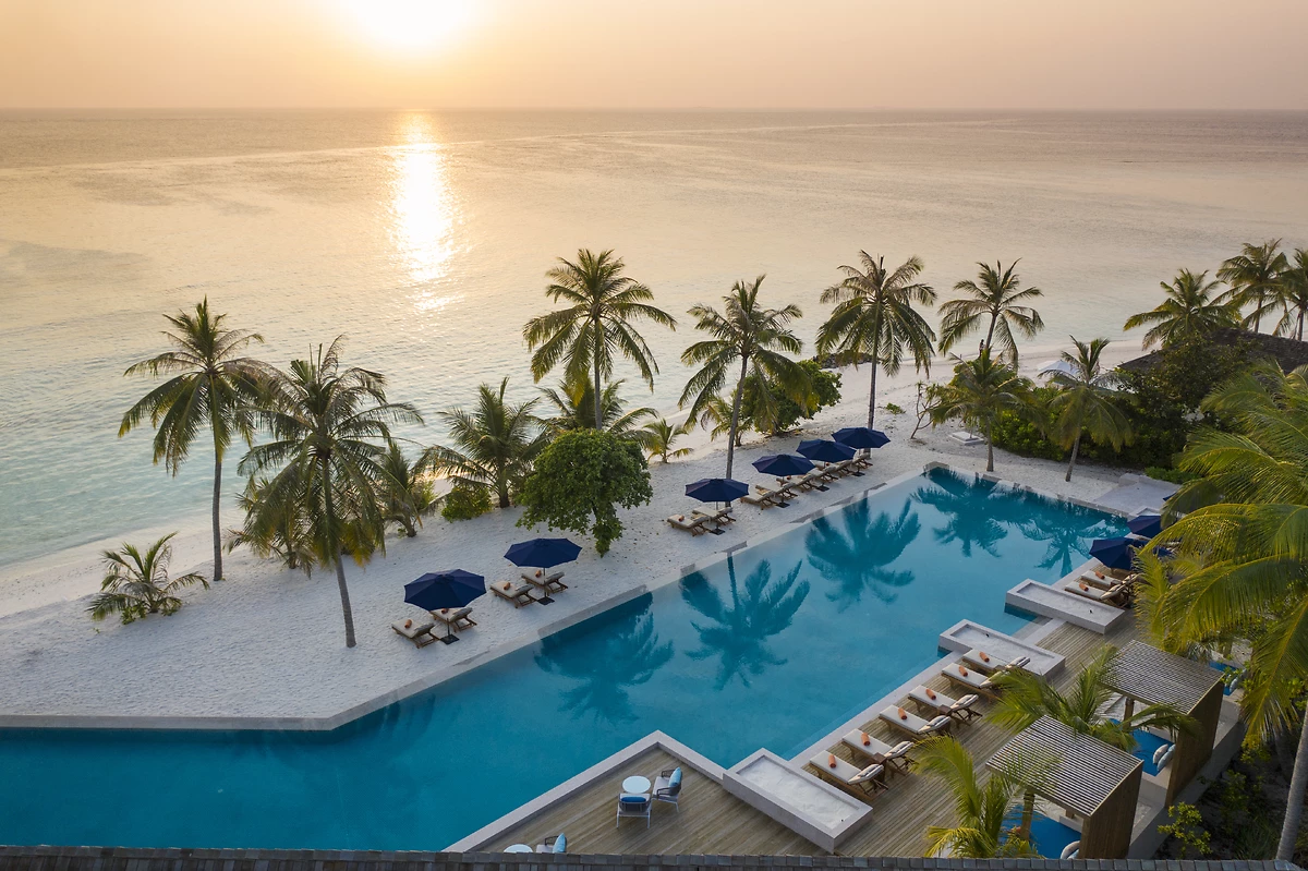 Sunset Pool Bar, Emerald Faarufushi, Maldives