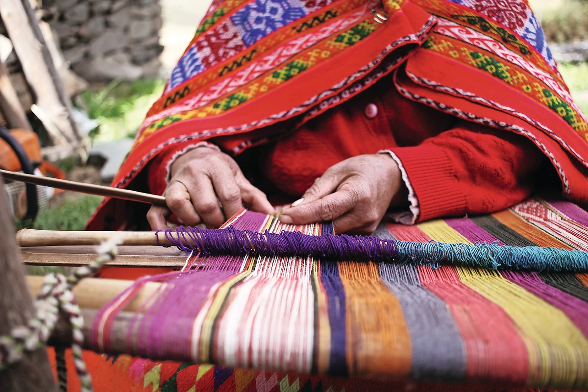Tissage traditionnel de la laine, Pérou