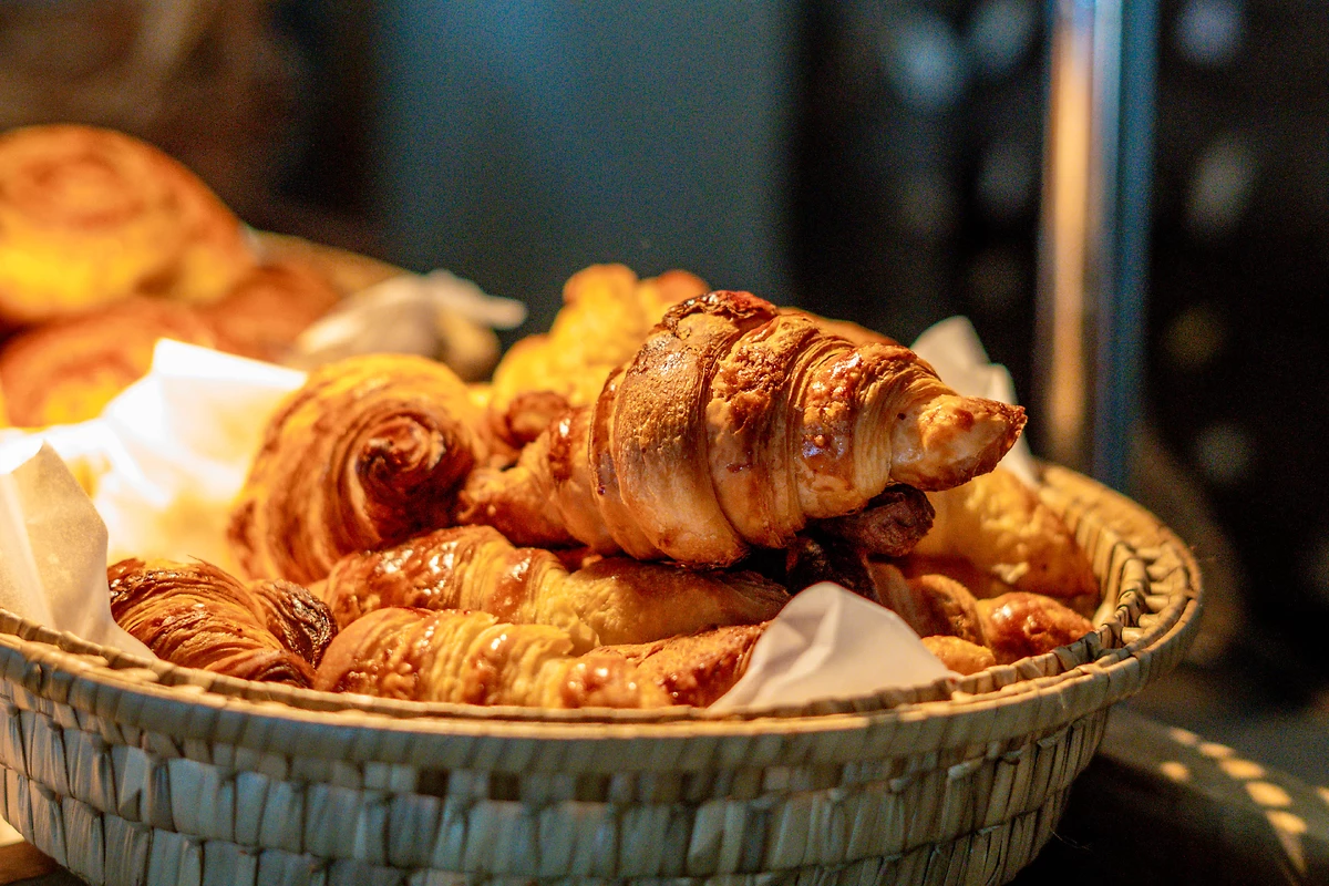 Croissants, buffet petit-déjeuner du restaurant de l'hôtel, Castello Beach Hotel