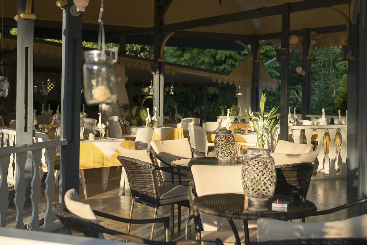 Restaurant, Auberge d'Anse Boileau, Mahé, Seychelles