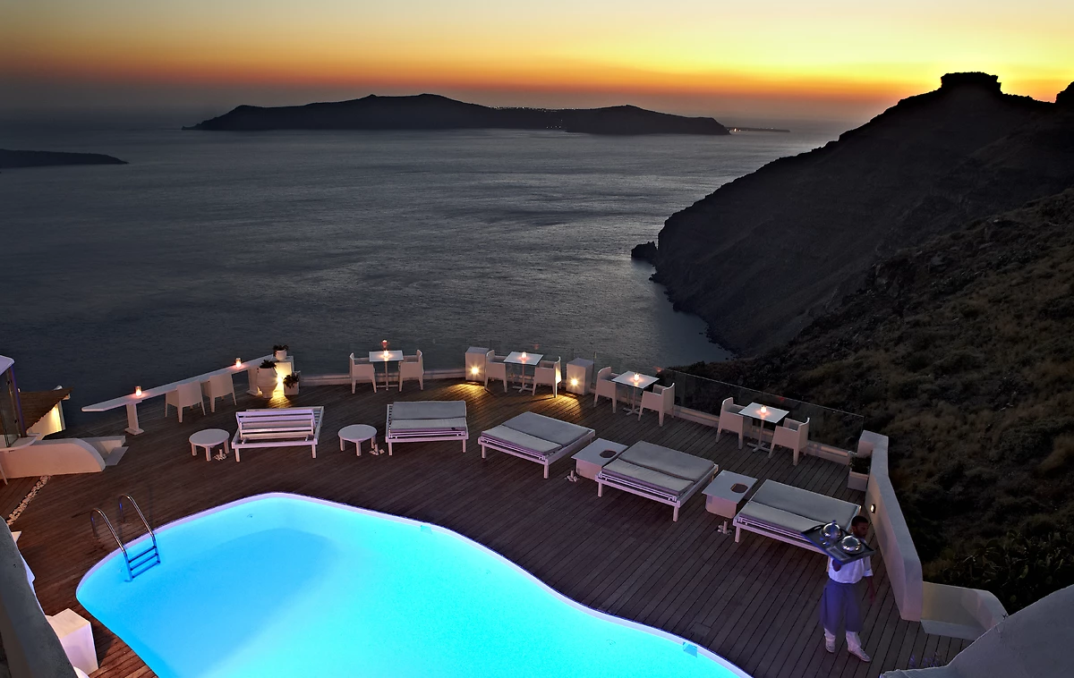 Vue aérienne, Hôtel Sun Rocks Santorini, Santorin, Grèce.