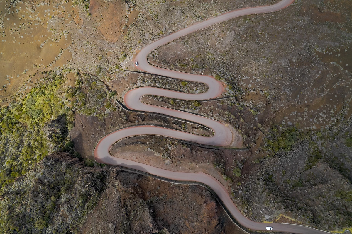 Vue aérienne de la route vers le Piton de la Fournaise, Plaine des Sables