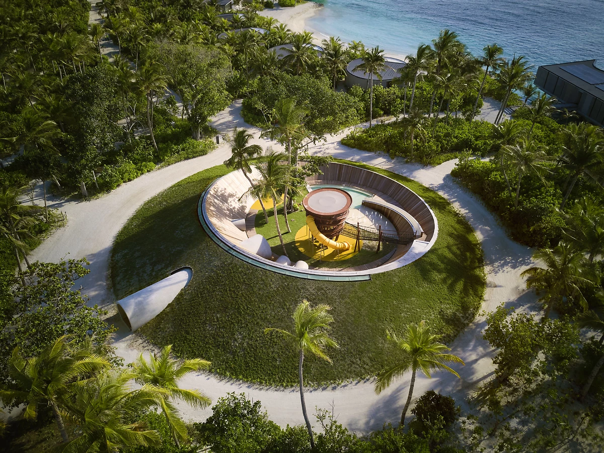 Vue aérienne de l'aire de jeux pour enfants, Ritz Carlton Maldives : Fari Islands