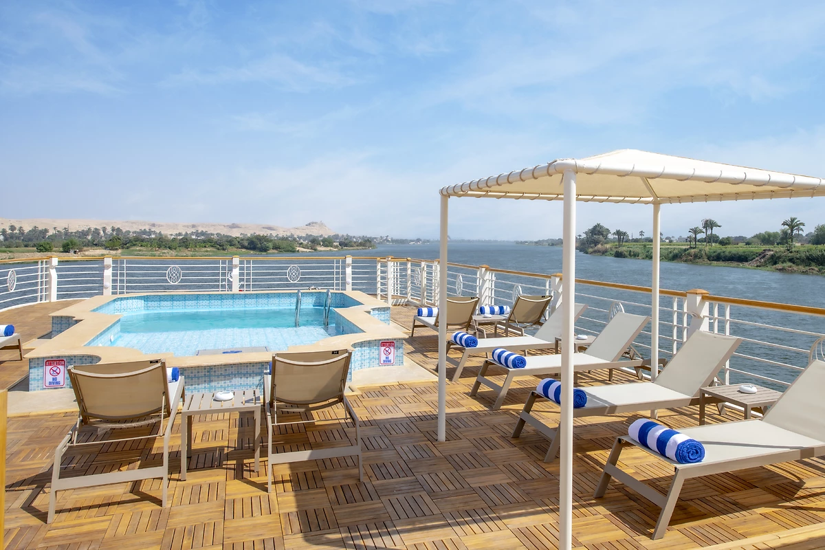 Piscine sur le pont du bateau, H/S Sindbad