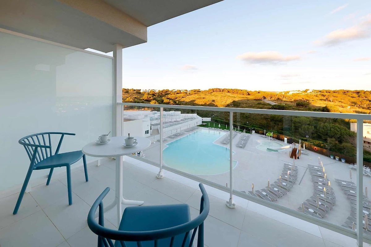 Chambre, balcon, vue sur piscine, Palladium Hotel Menorca, Minorque, Espagne