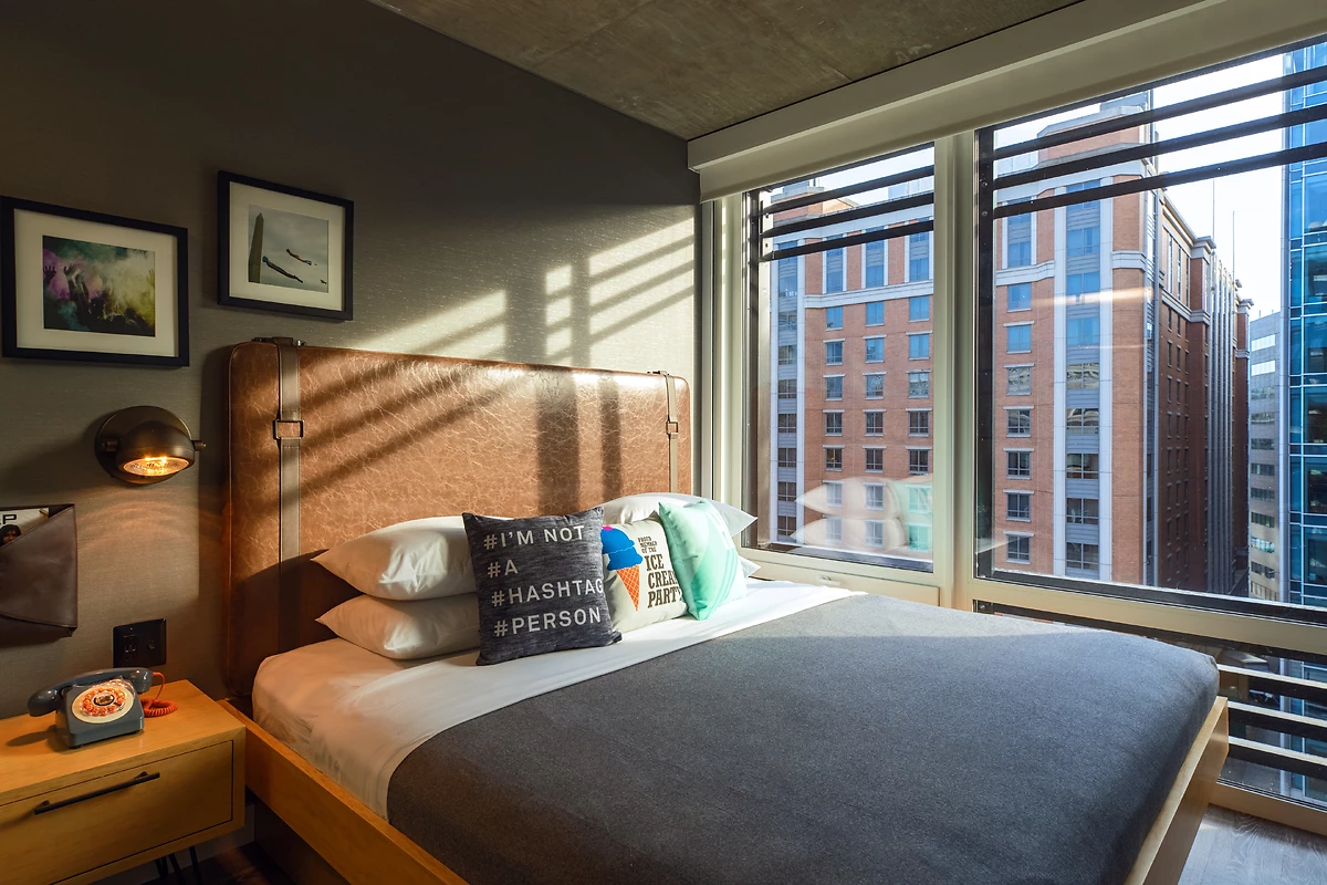 King Guestroom City View, Moxy Washington, DC Downtown