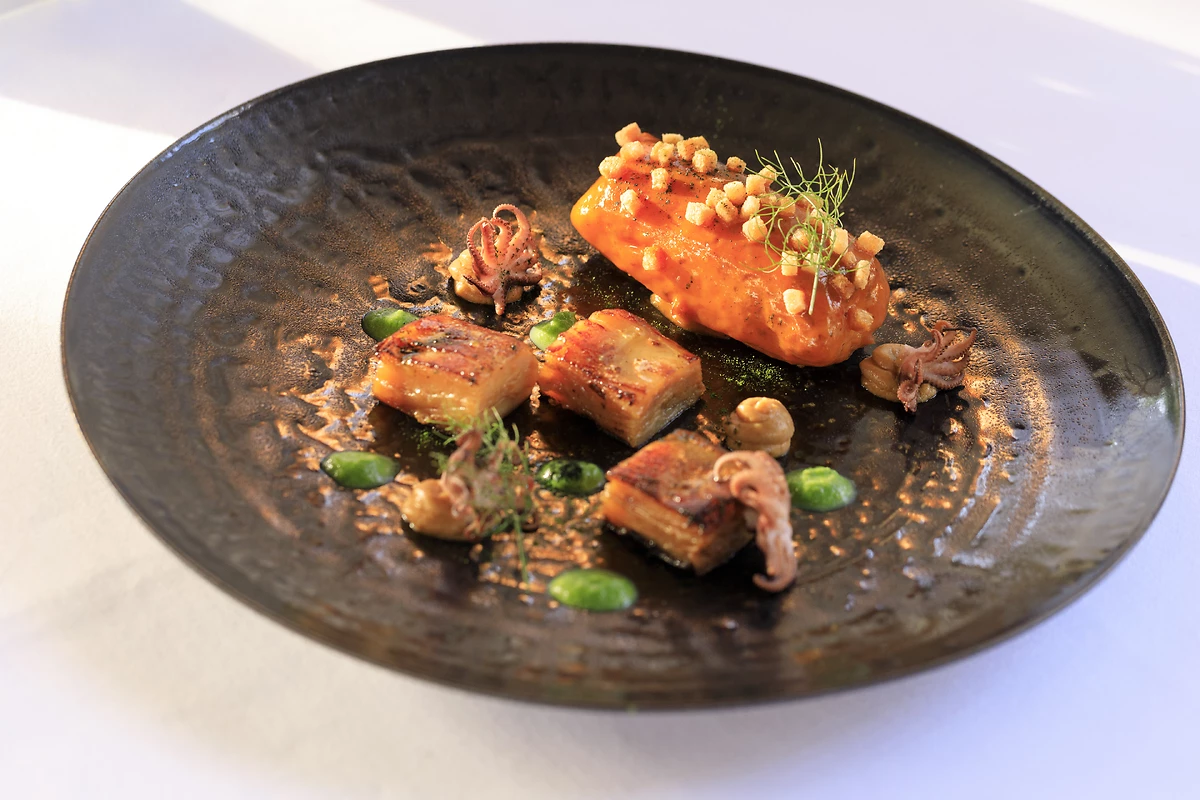 Plat servis dans l'un des restaurants de l'hôtel, Grand Hôtel de Cala Rossa