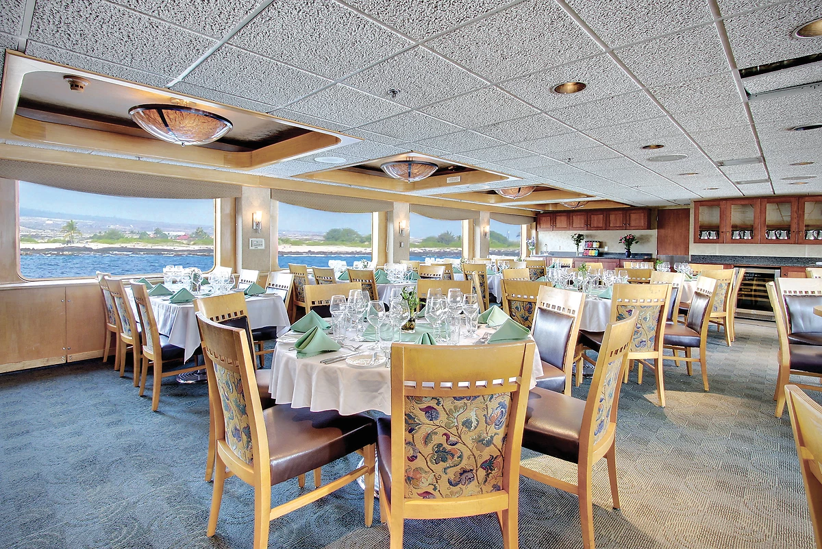 Restaurant, M/S Safari Endeavour