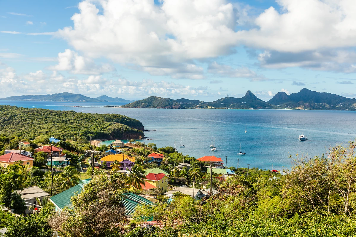 Île Mayreau et vue sur l'île Union, Saint-Vincent-et-les-Grenadines