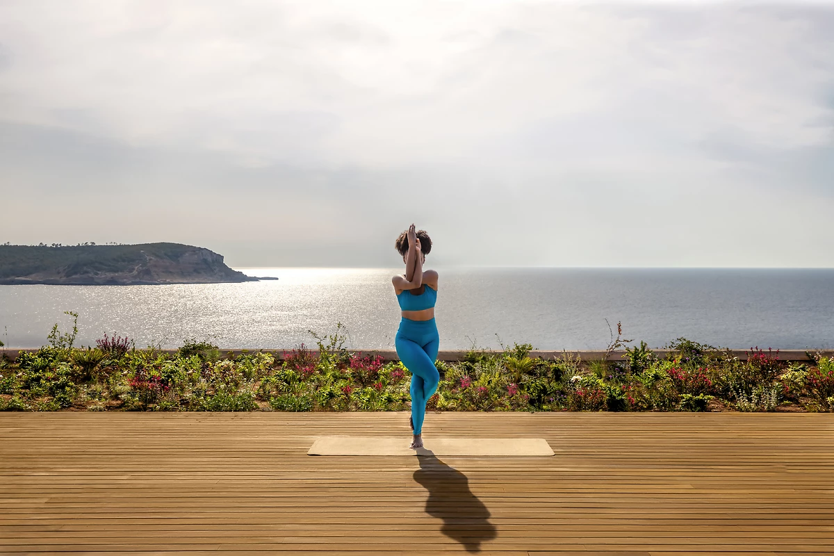 Activité de yoga, hôtel Six Senses Ibiza