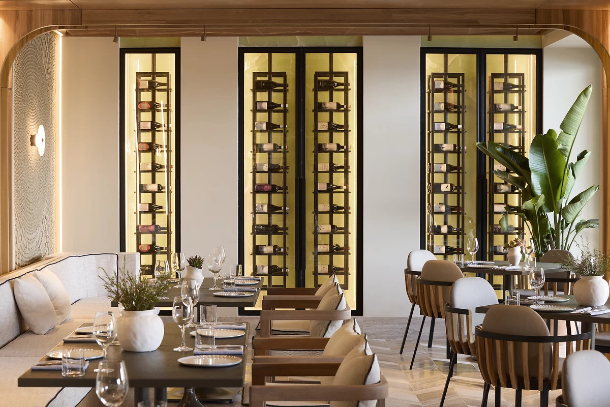 Restaurant la Taverna, hôtel Daios Cove