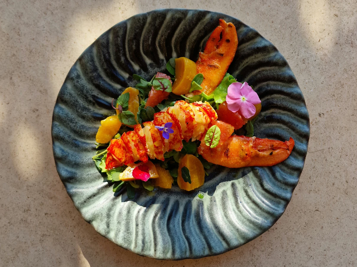 Plat servis dans l'un des restaurants de l'hôtel, Canaves Epitome