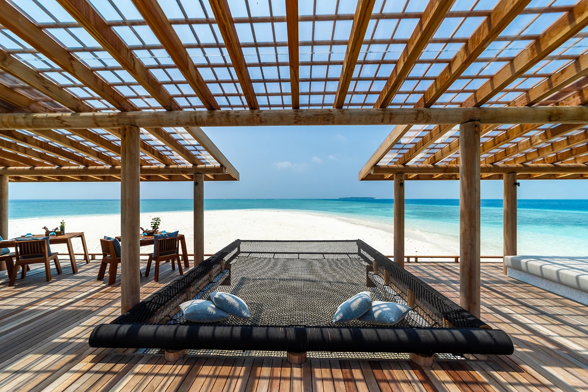 Un des bars de l'hôtel, Alila Kothaifaru Maldives