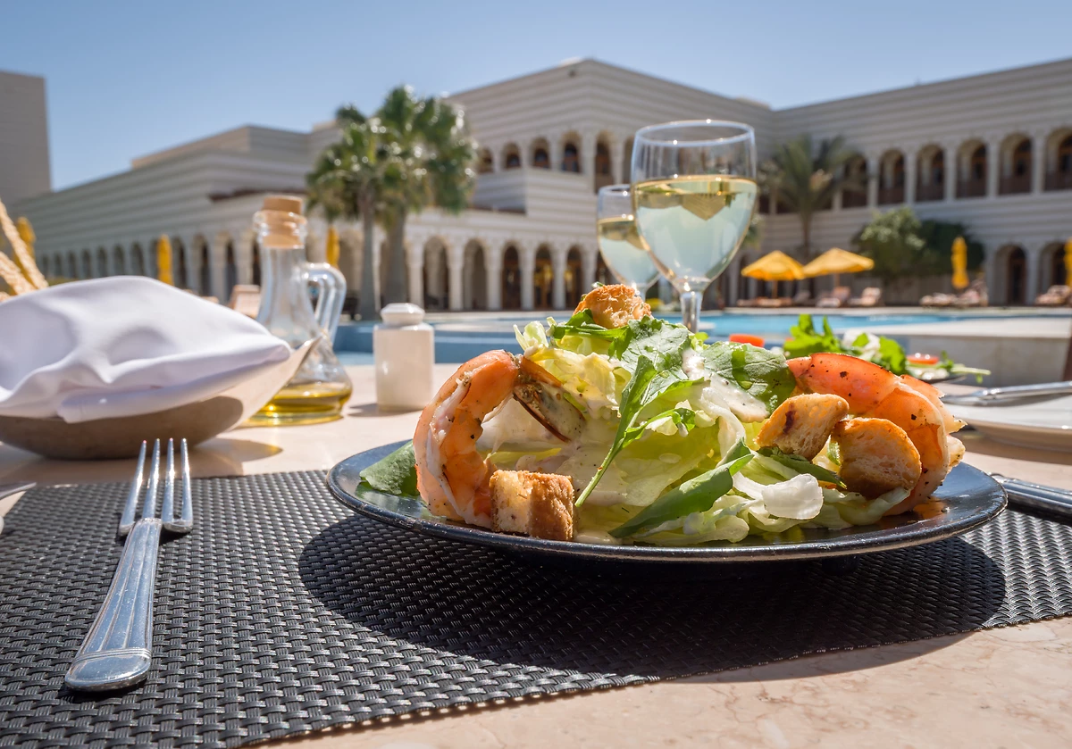 Repas servi dans l'un des restaurants de l'hôtel, The Oberoi Sahl Hasheesh