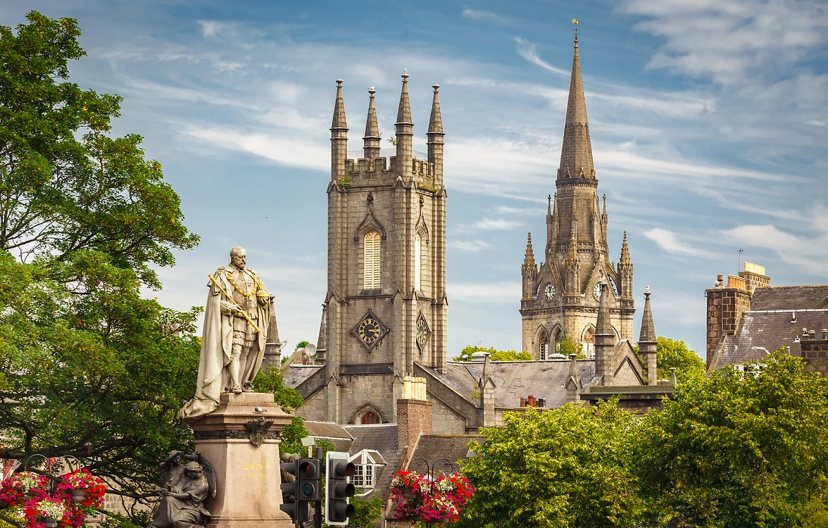 Statue d'Édouard VII, South Church et Kirk of St Nicholas, Aberdeen, Écosse, Royaume-Uni