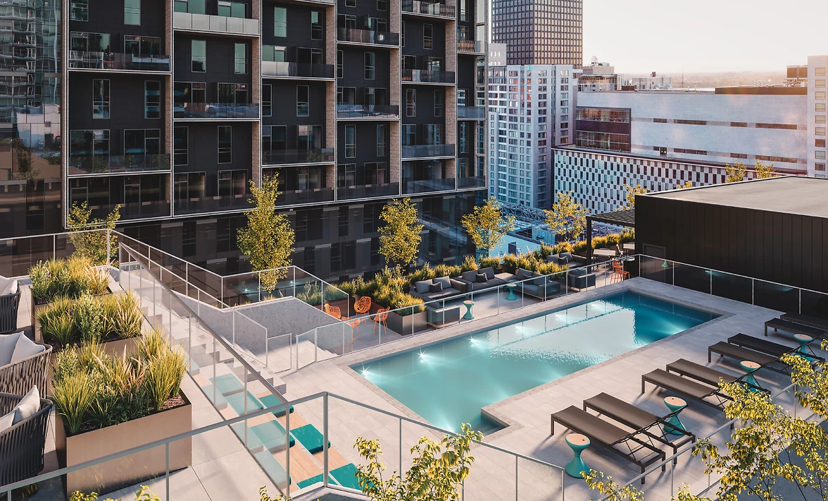 Piscine de l'hôtel, hôtel Humaniti Montréal