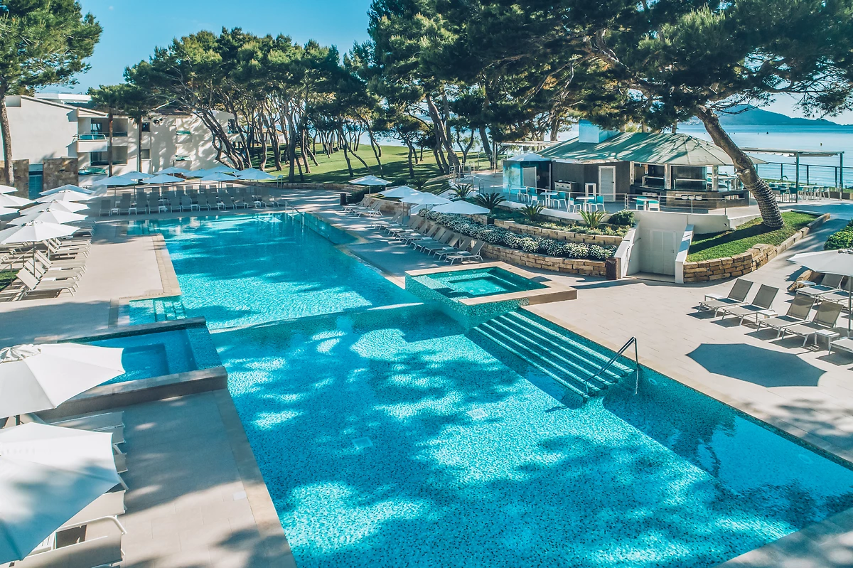 Piscine de l'hôtel, hôtel Iberostar Selection Playa de Muro Village