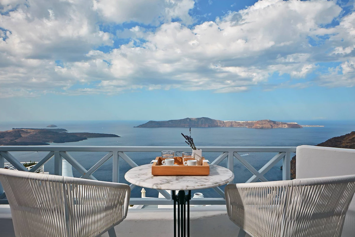 Pool bar, Cliff Side Suites, Santorin,  Grèce