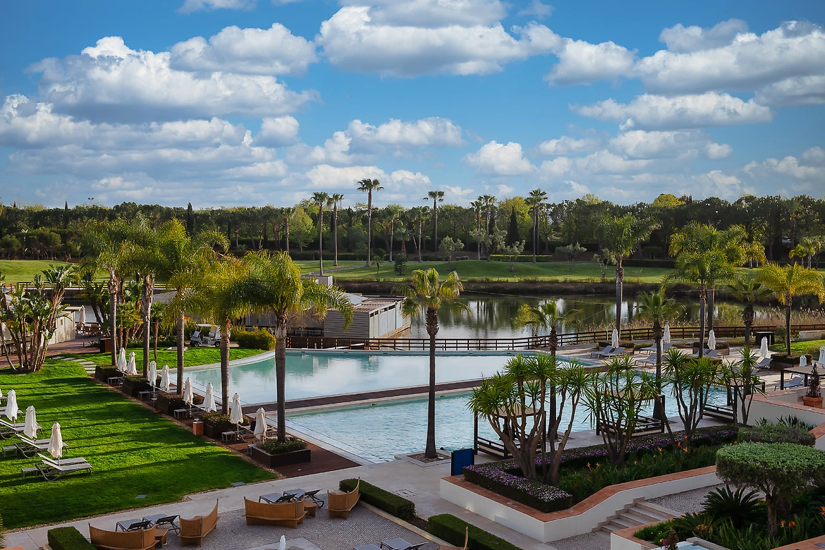 Vue sur la piscine et le lac, Domes Lake Algarve