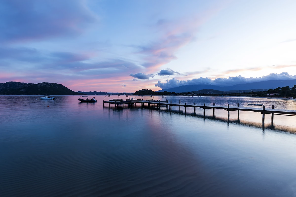 Ponton sur la plage de l'hôtel, Grand Hôtel de Cala Rossa