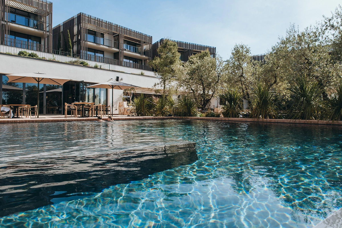 Piscine de l'hôtel, Maslina Resort