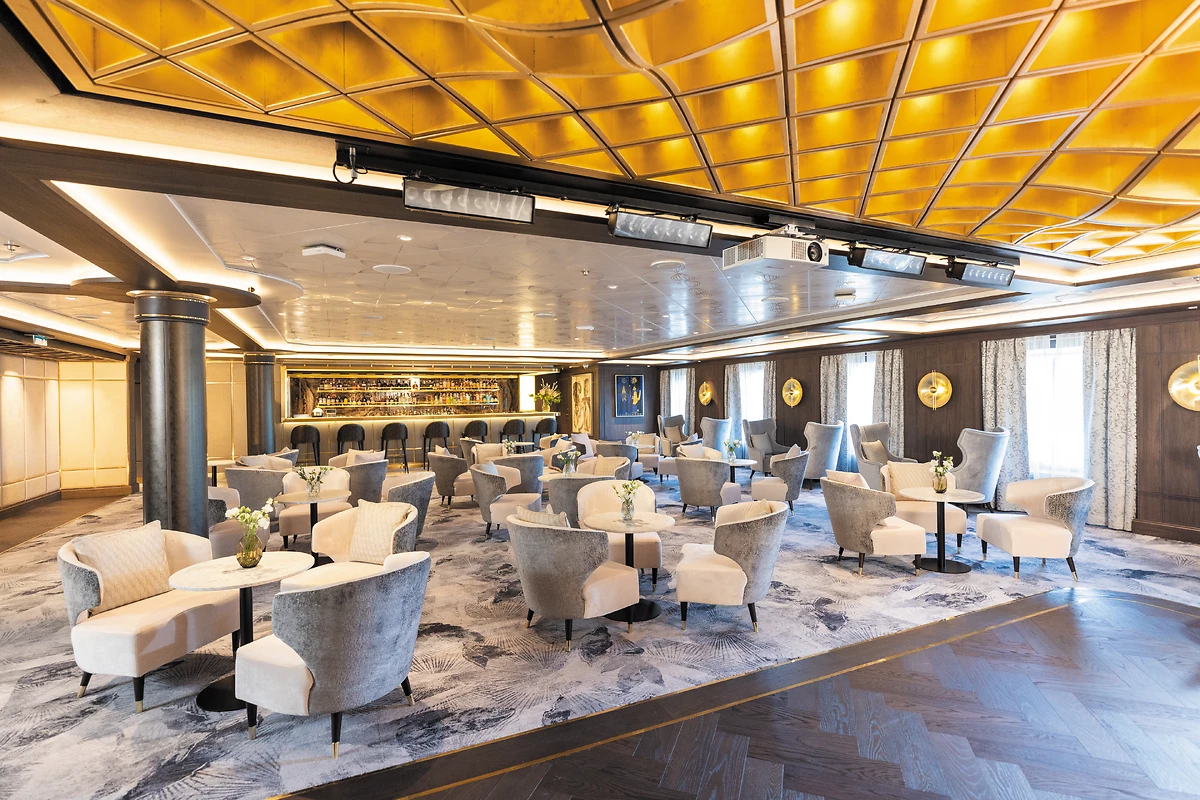 Bar du bateau, Seven Seas Grandeur