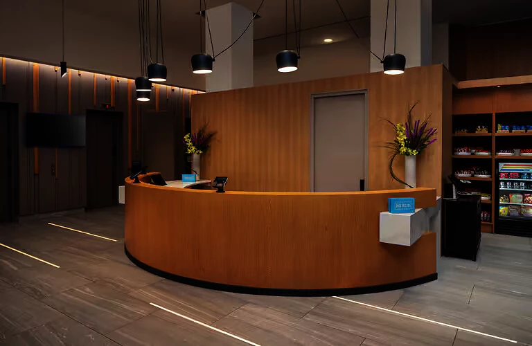 Réception, Home2 Suites by Hilton New York Times Square, États-Unis