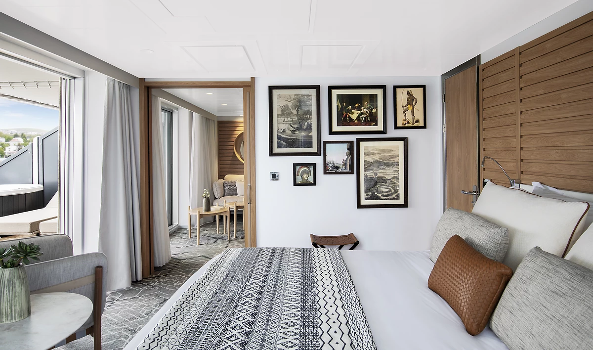 Suite privilège, Le Lapérousse, Les explorers