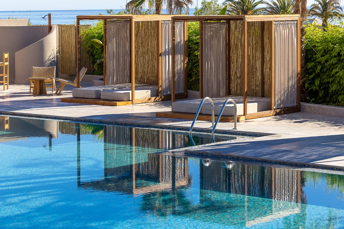 Piscine de l'hôtel, hôtel Eliros Mare