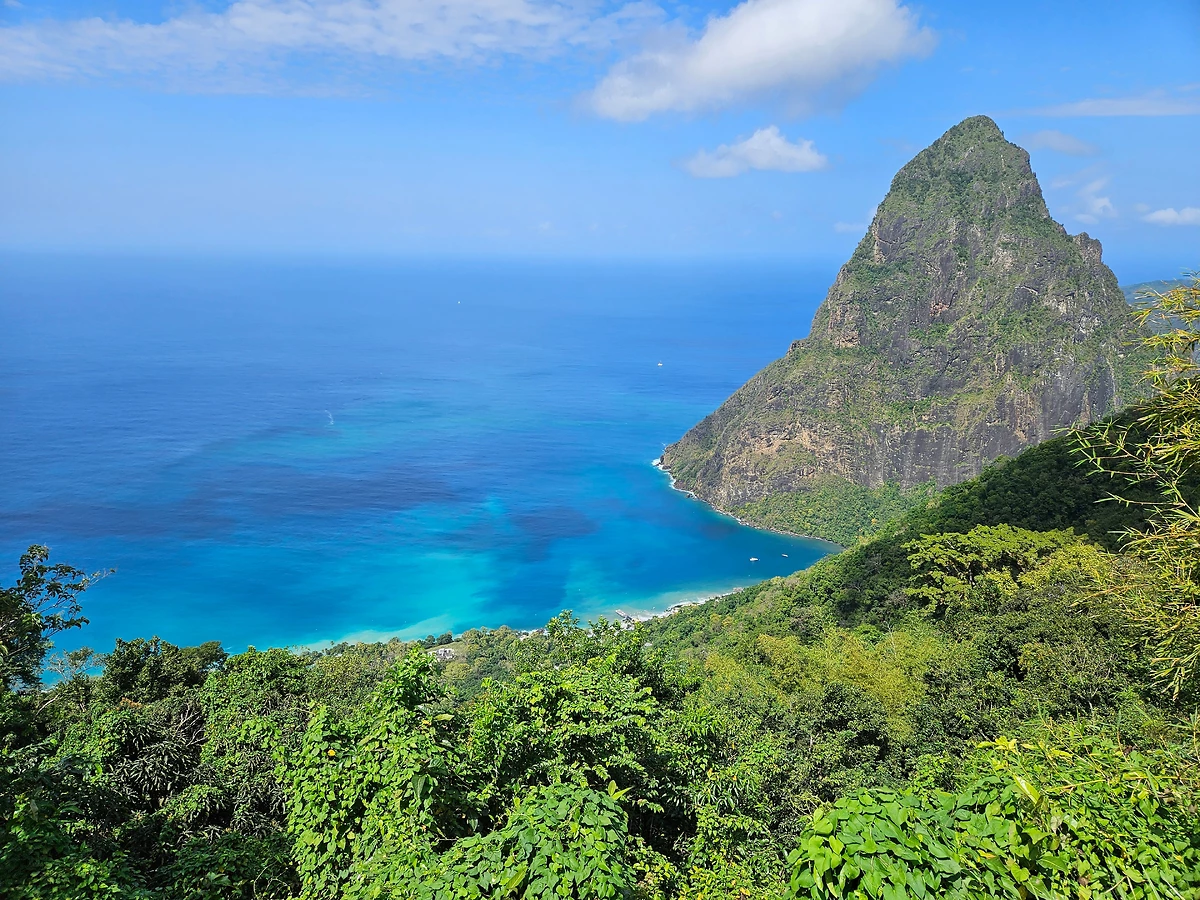 Vue sur le Petit Piton, Soufriere, Sainte-Lucie