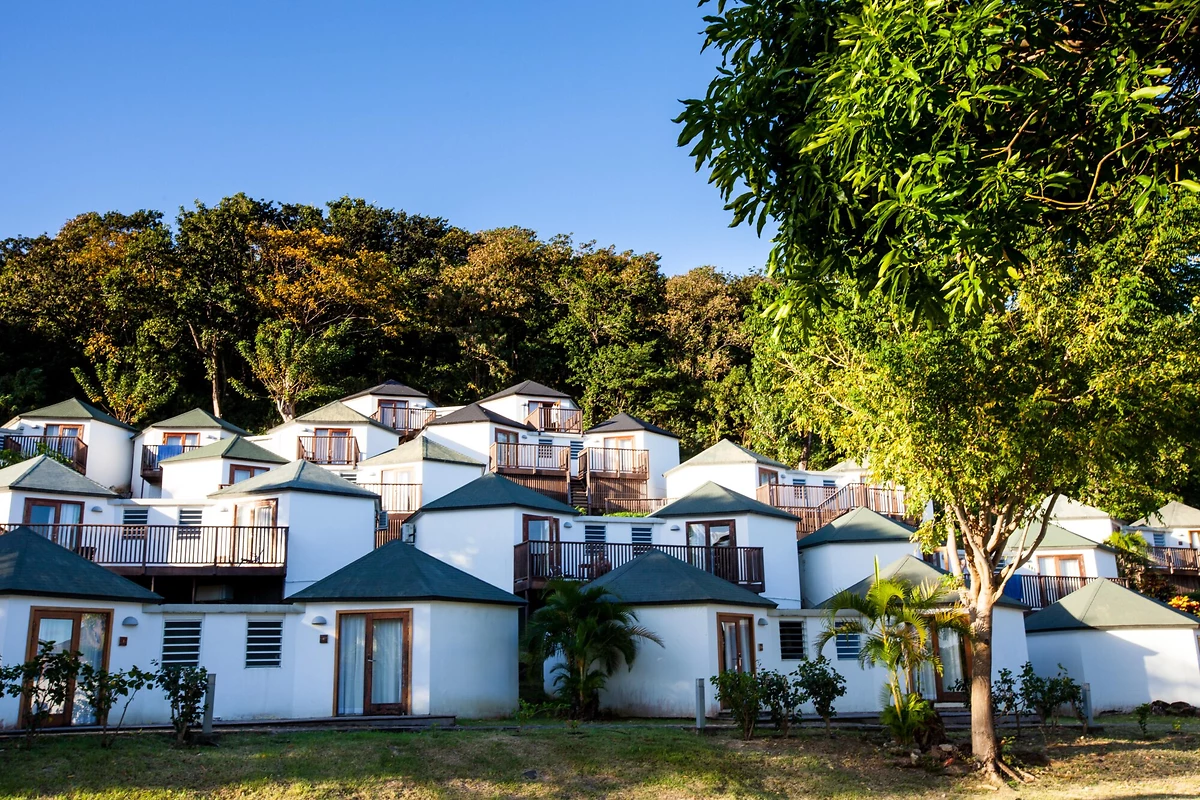 Bungalows vue jardin, Hôtel Langley Resort Fort Royal, Deshaies, Guadeloupe