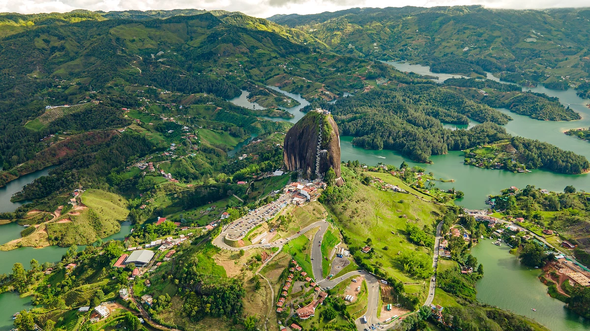 Vue aérienne de la pierre de Peñol, Guatapé, Colombie