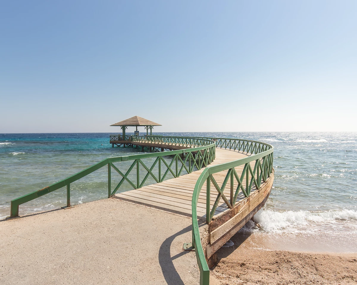 Jetée sur la plage de l'hôtel, The Oberoi Sahl Hasheesh