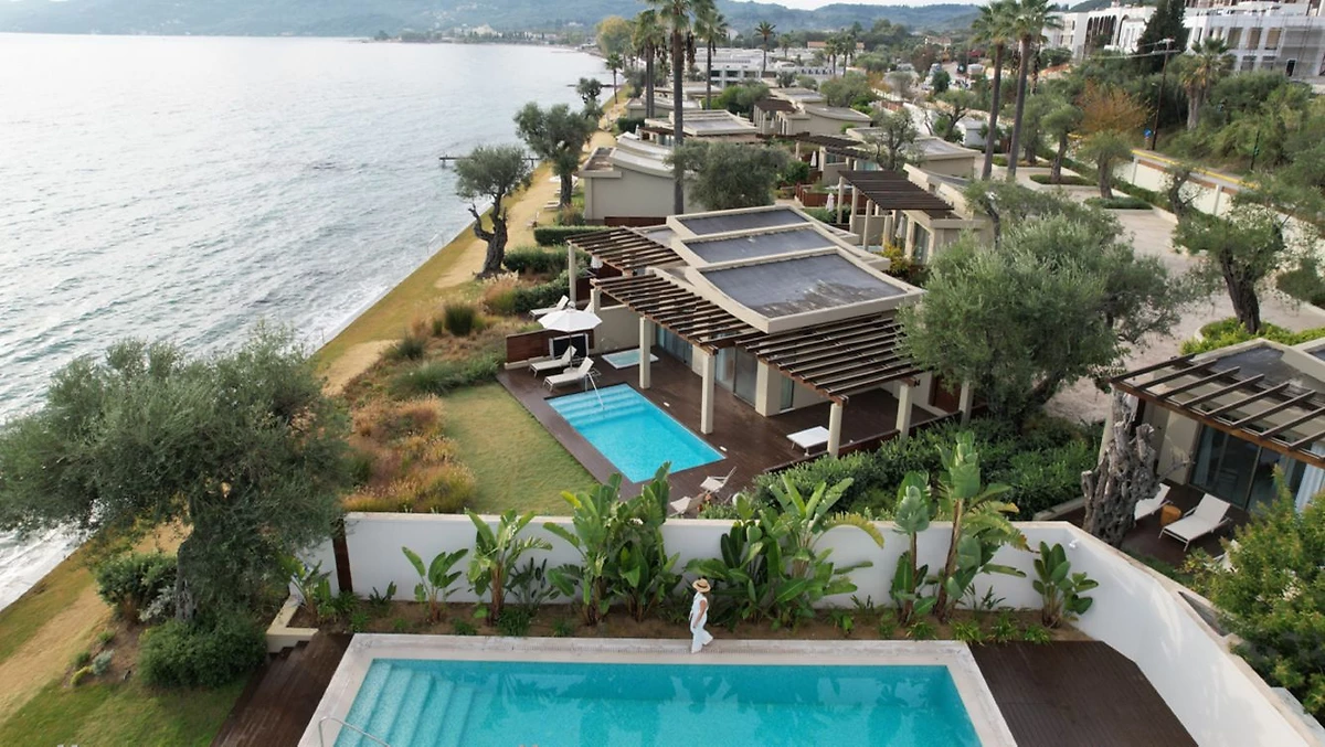 Vue aérienne des suites, Domes Miramare, a Luxury Collection Resort, Corfu, Grèce