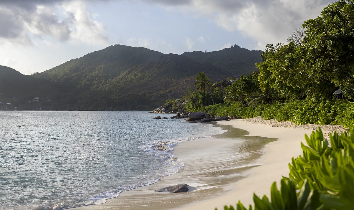 Plage de l'hôtel, Raffles Seychelles