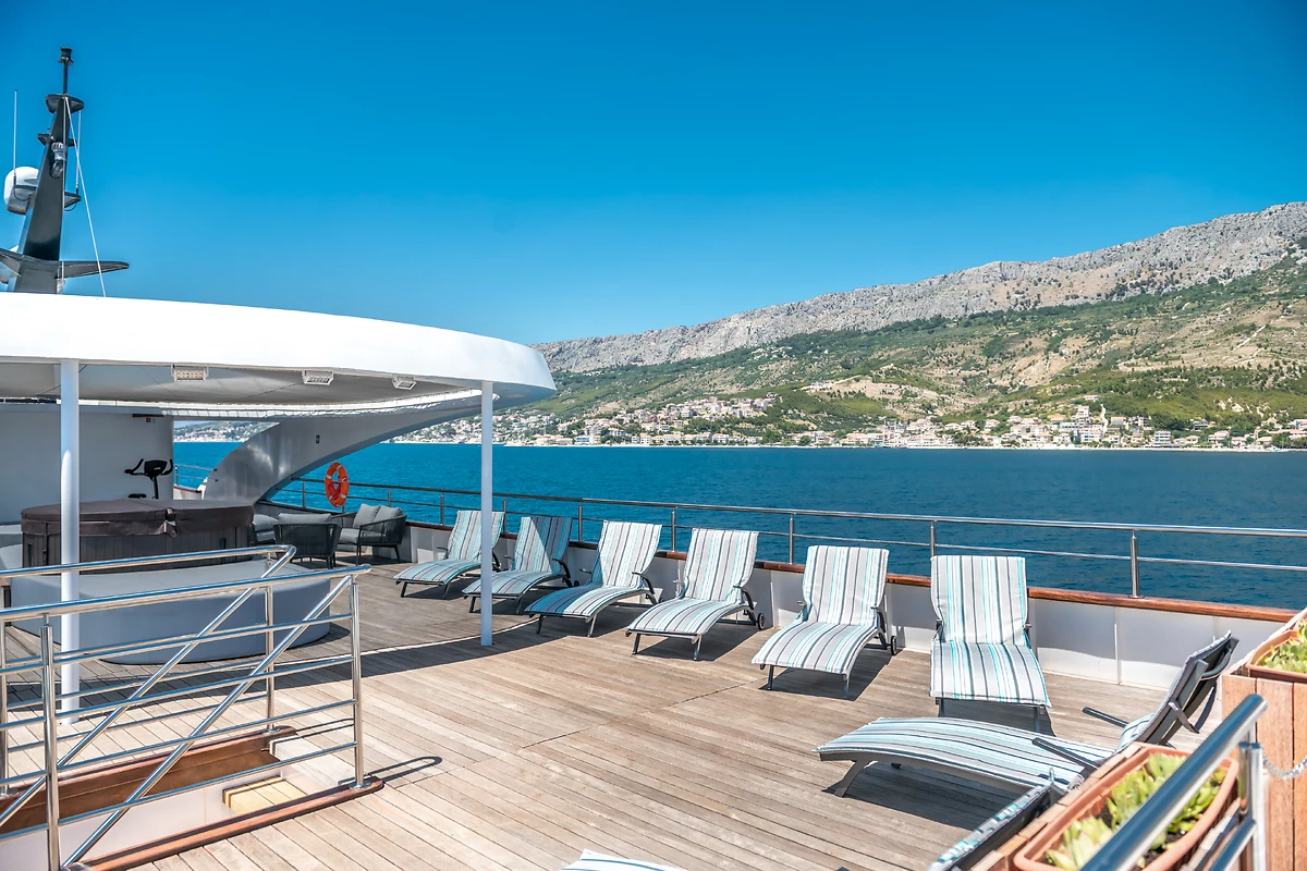 Pont du bateau, M/Y Adriatic Blue