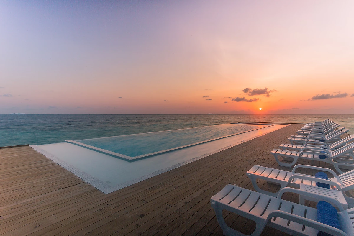 Piscine de l'hôtel, Sandies Bathala