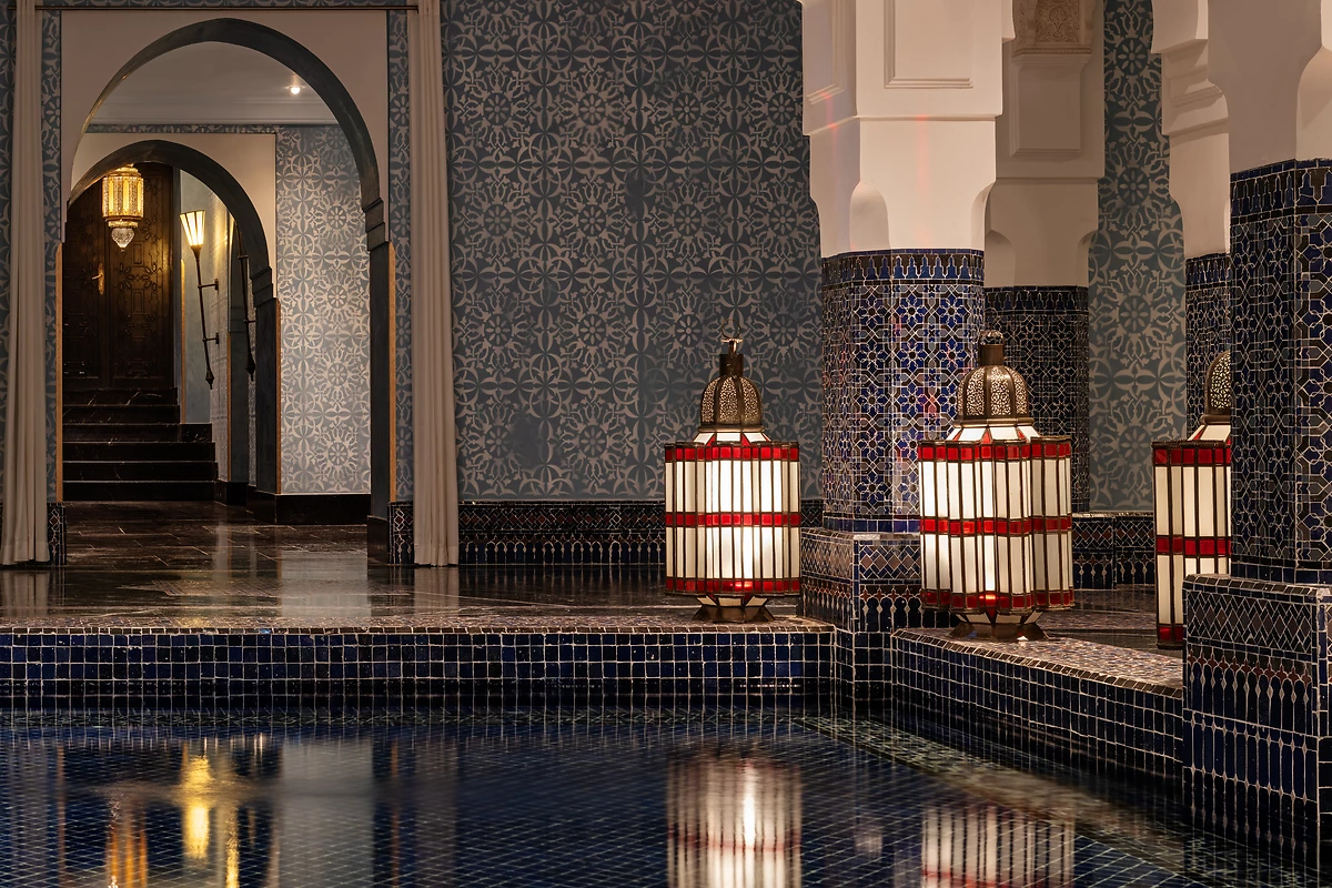 Piscine intérieure, spa de l'hôtel, La Mamounia